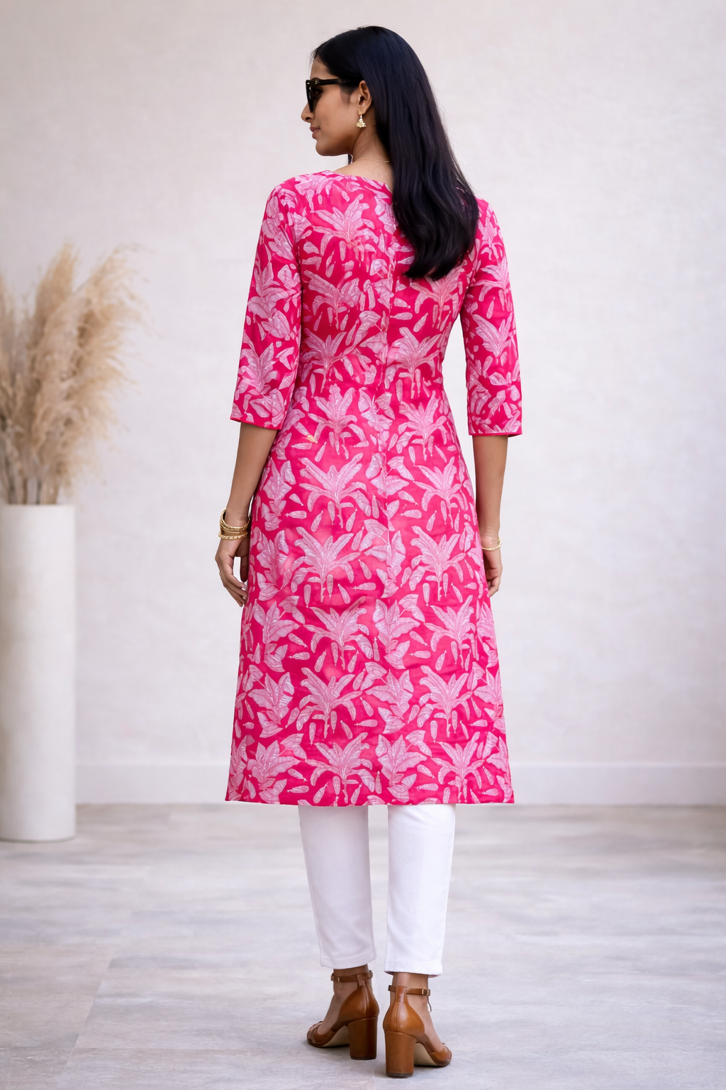 Women Pink Floral Printed Straight Kurta | Stylish Casual Ethnic Kurti