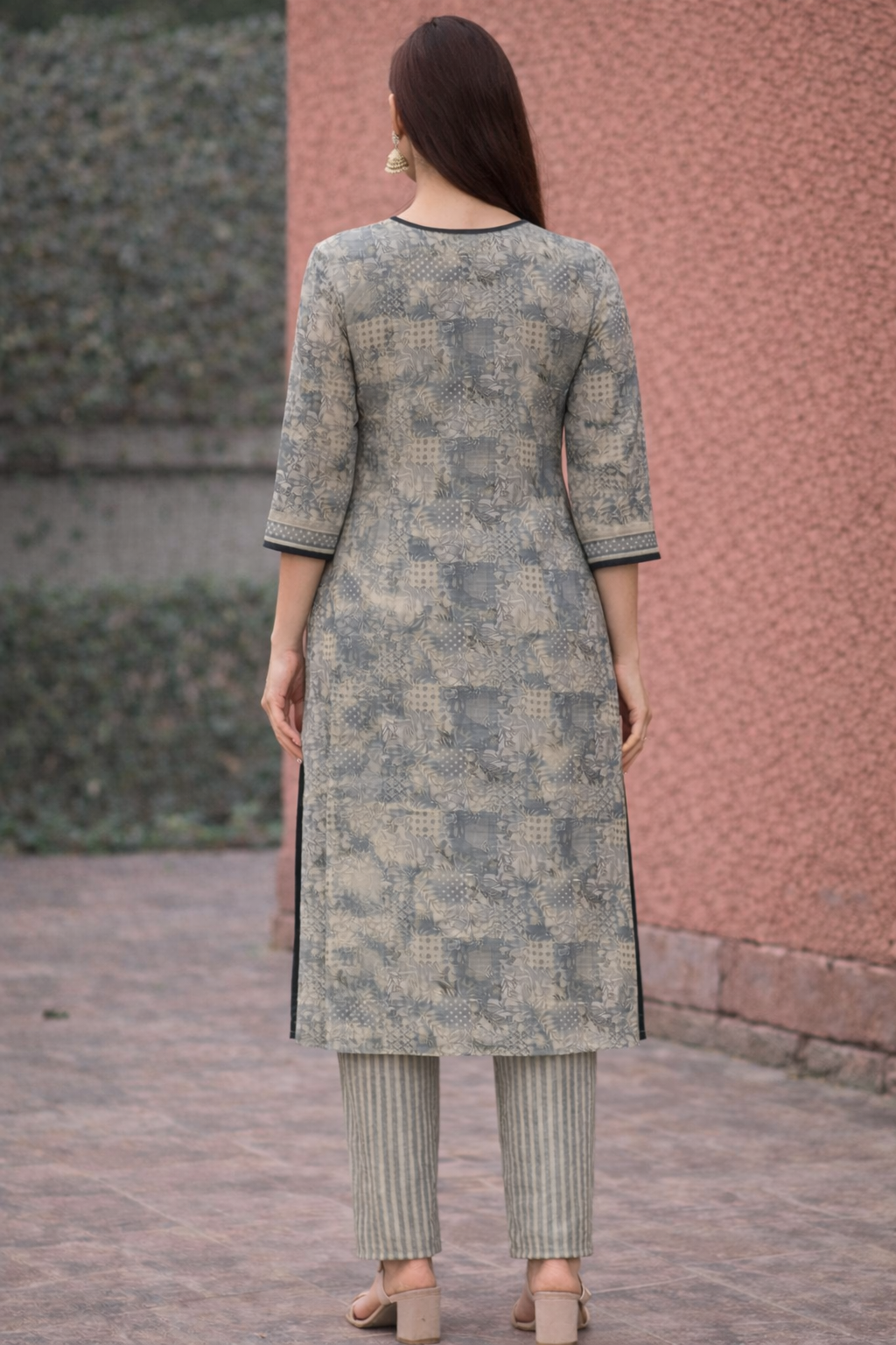 Women Grey Printed Straight Kurta with Pant Set | Ethnic Casual Wear Kurta Set for Women