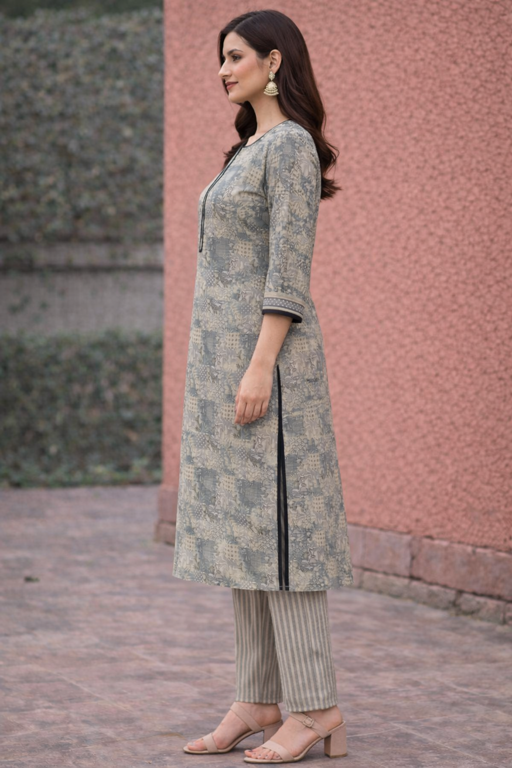 Women Grey Printed Straight Kurta with Pant Set | Ethnic Casual Wear Kurta Set for Women